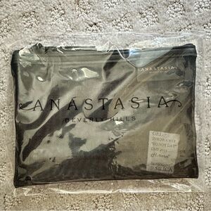 [Anastasia Beverly Hills] NEW Black Mesh Pouch